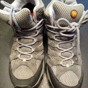 Ladies Merrel Moab Hiking Boot